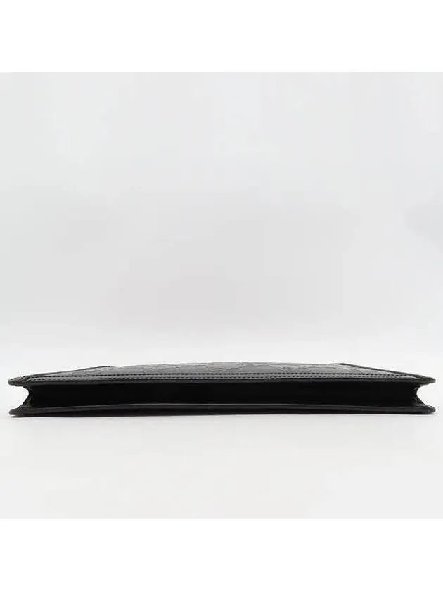 646449 clutch bag