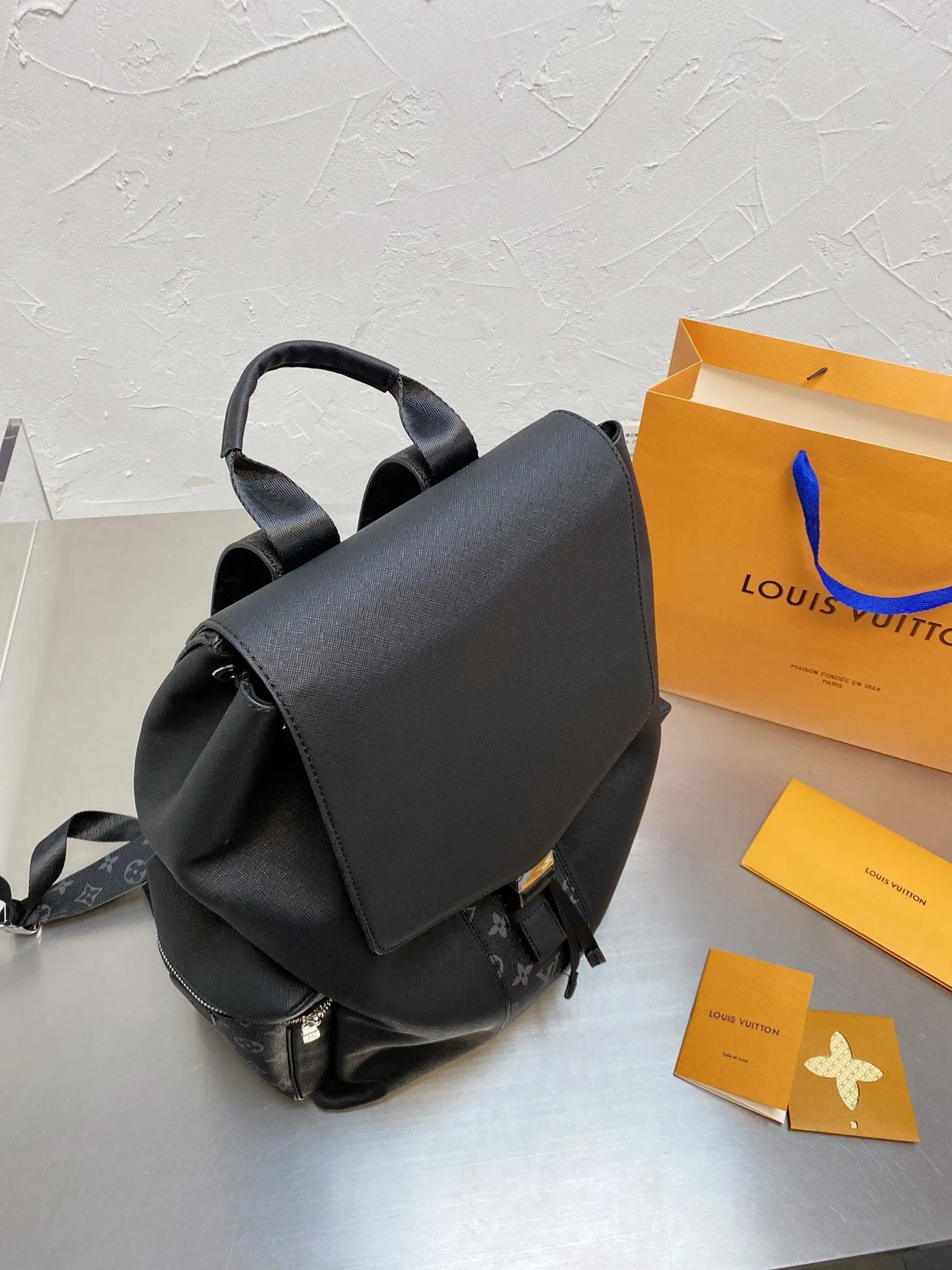Designer Handbags LN 078