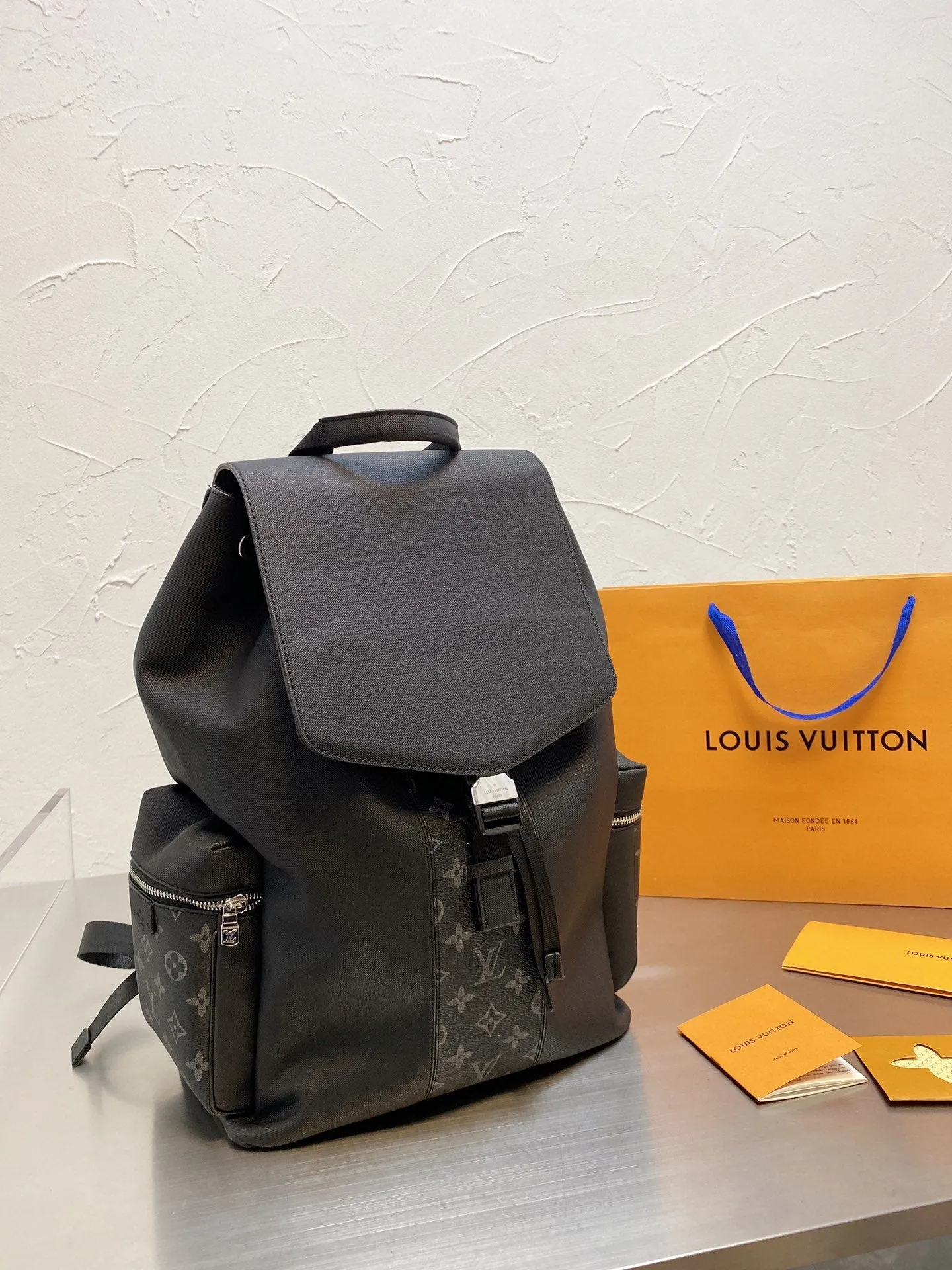 Designer Handbags LN 078