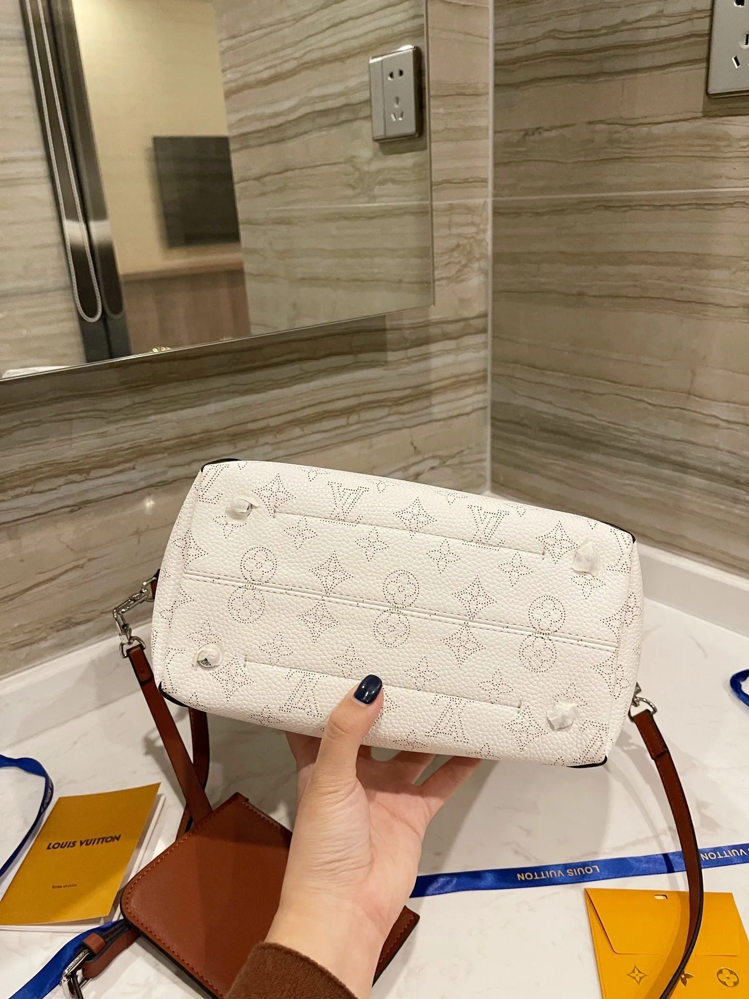 Designer Handbags LN 085