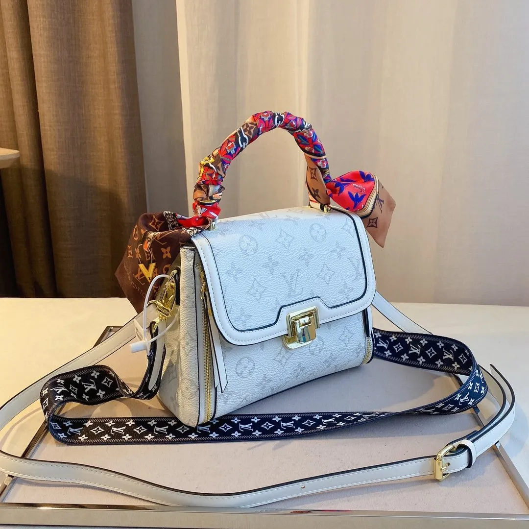 Designer Handbags LN 089