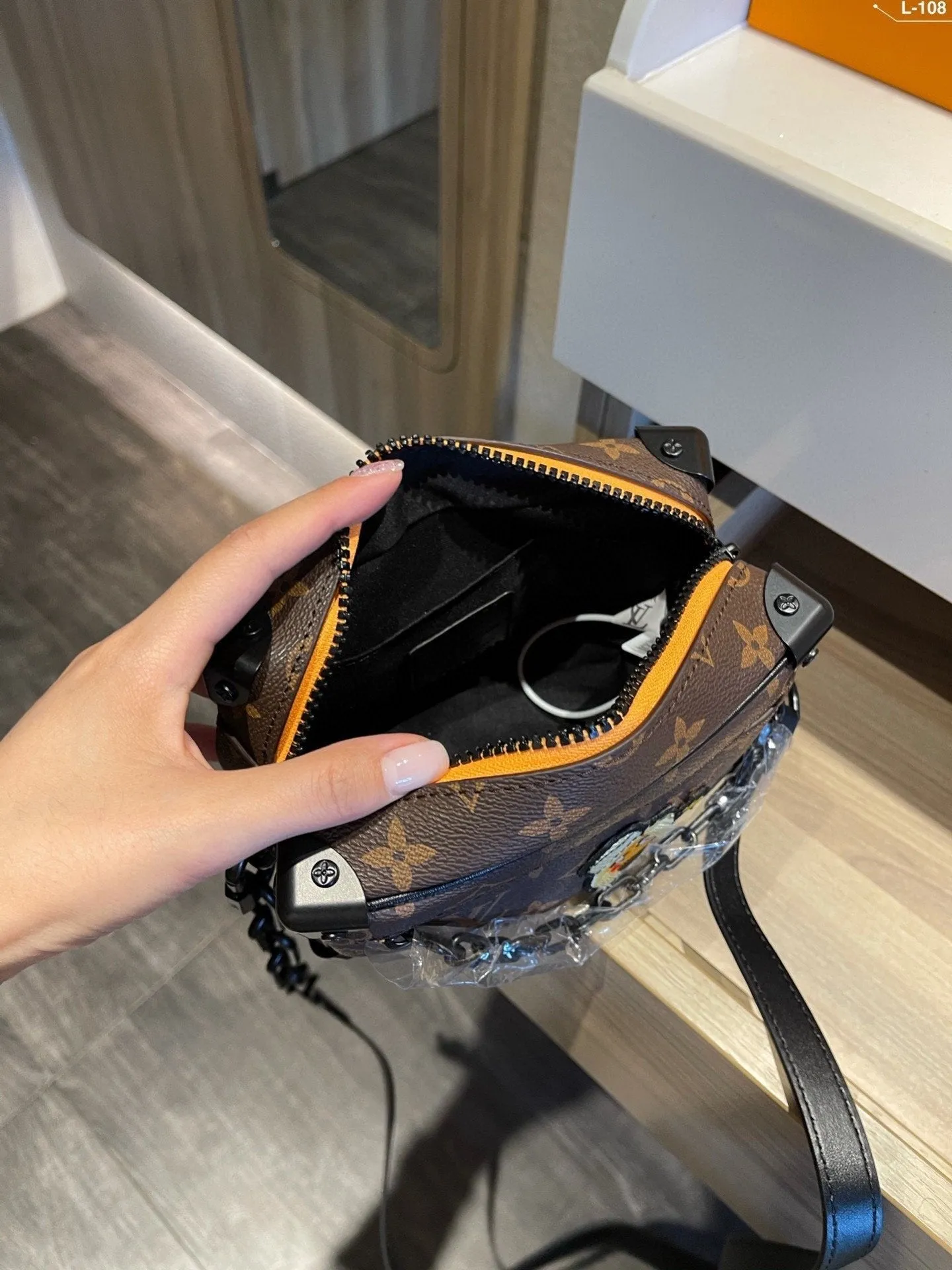 Designer Handbags LN 510